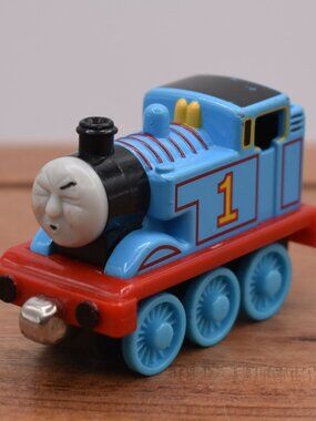 Thomas the Train Working Hard Diecast Metal Tank Engine Friend Take Play 2002